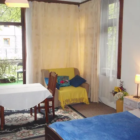 Δωμάτια σε οικογενειακή κατοικία Waclawa